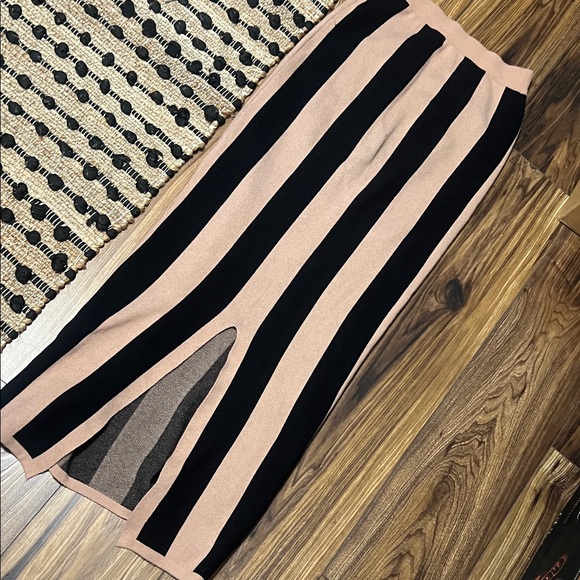 Chic Black and Pink Striped Pencil maxi Skirt - Picture 4 of 5